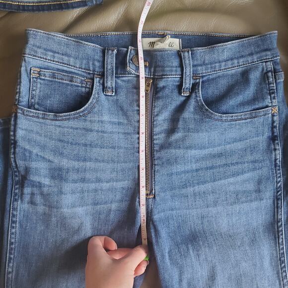 Madewell 10" High-Rise Roadtripper Jeans in Ridgefield Wash: Zip-Front Edition - Picture 12 of 16